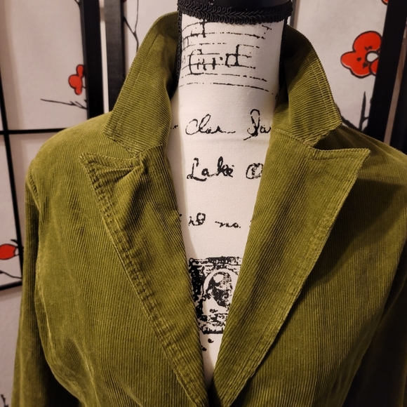 TWENTY-TWENTY LADIES SHORT OLIVE GREEN CORDEROY JACKET FLORAL LINING/SIZE MEDIUM - Picture 2 of 12